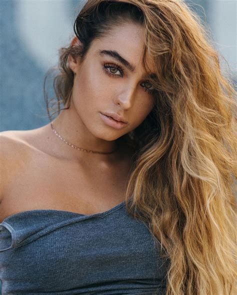 Sommer Ray à poil : vidéos porno et sex tapes @ xHamster